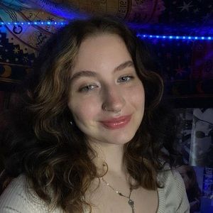 Meet your Posher, Emaleigh